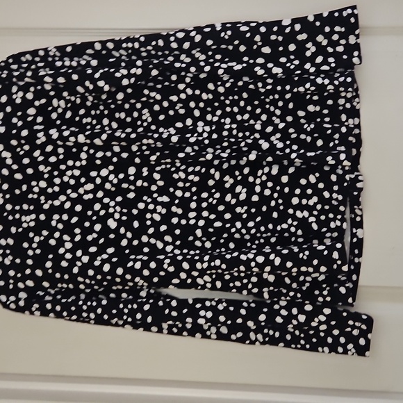 Isaac Mizrahi Black and White Polka Dot Sweater - Picture 4 of 4